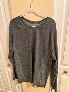 Figs Men's Long Sleeve Performance Top - Charcoal Gray
